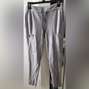 Jaanuu Women’s Light Gray Cargo Pants